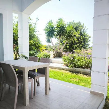 Girne Alsancak * Agios Dhometios