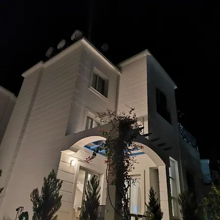 Girne Alsancak Appartamento *